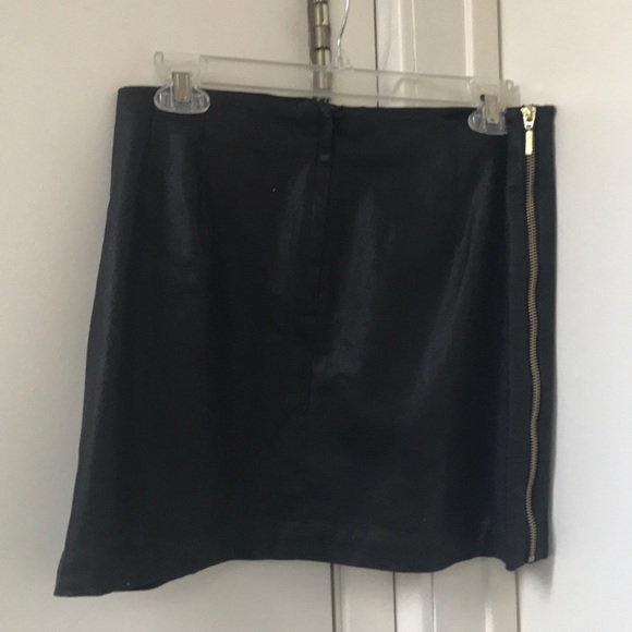 NWT - Picture 3 of 6